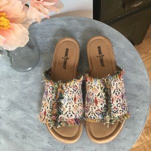 NWT Minnetonka Colorful Sandals 6